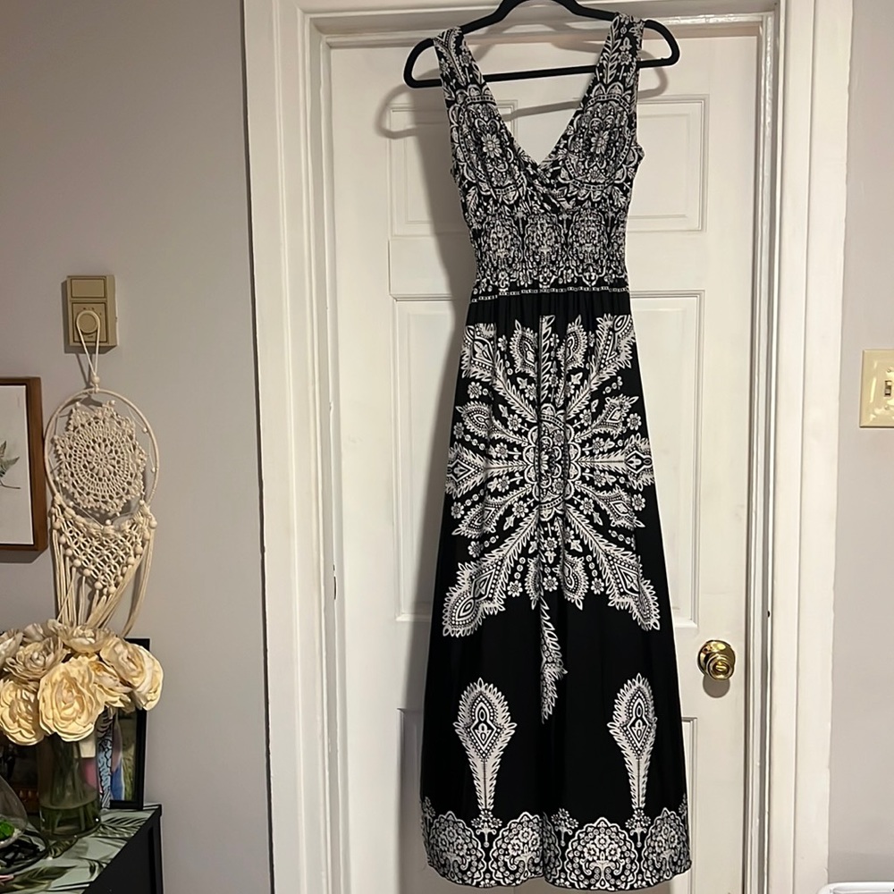 Milano floor length dress, stretchy size Medium
